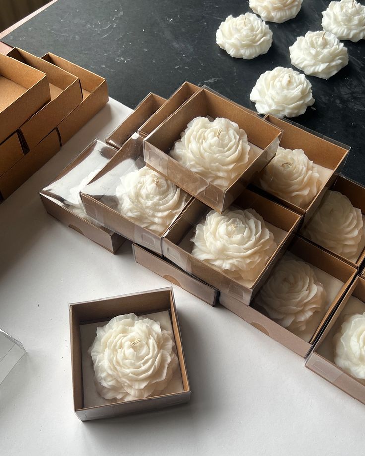 Peony scented candle with decorations