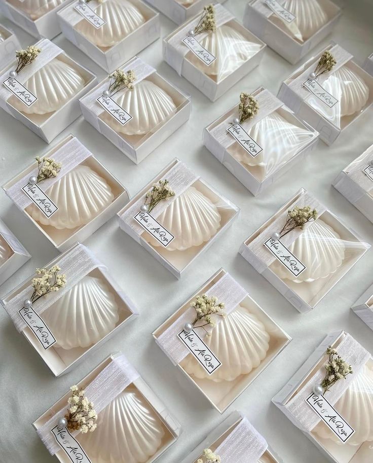 Shell scented candle