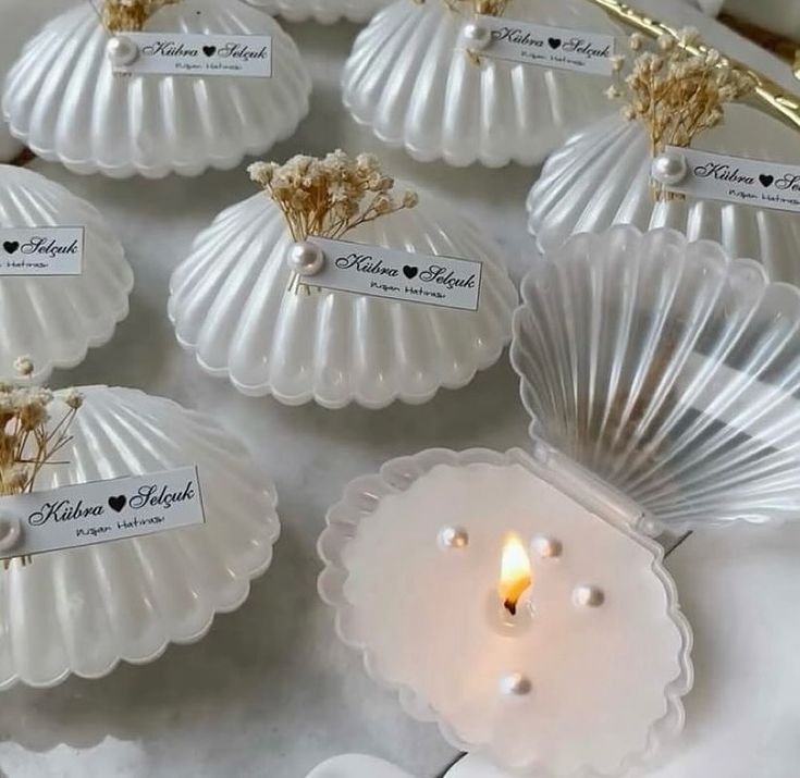 Shell scented candle